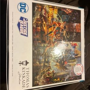 DC superhero 1,000 piece puzzle